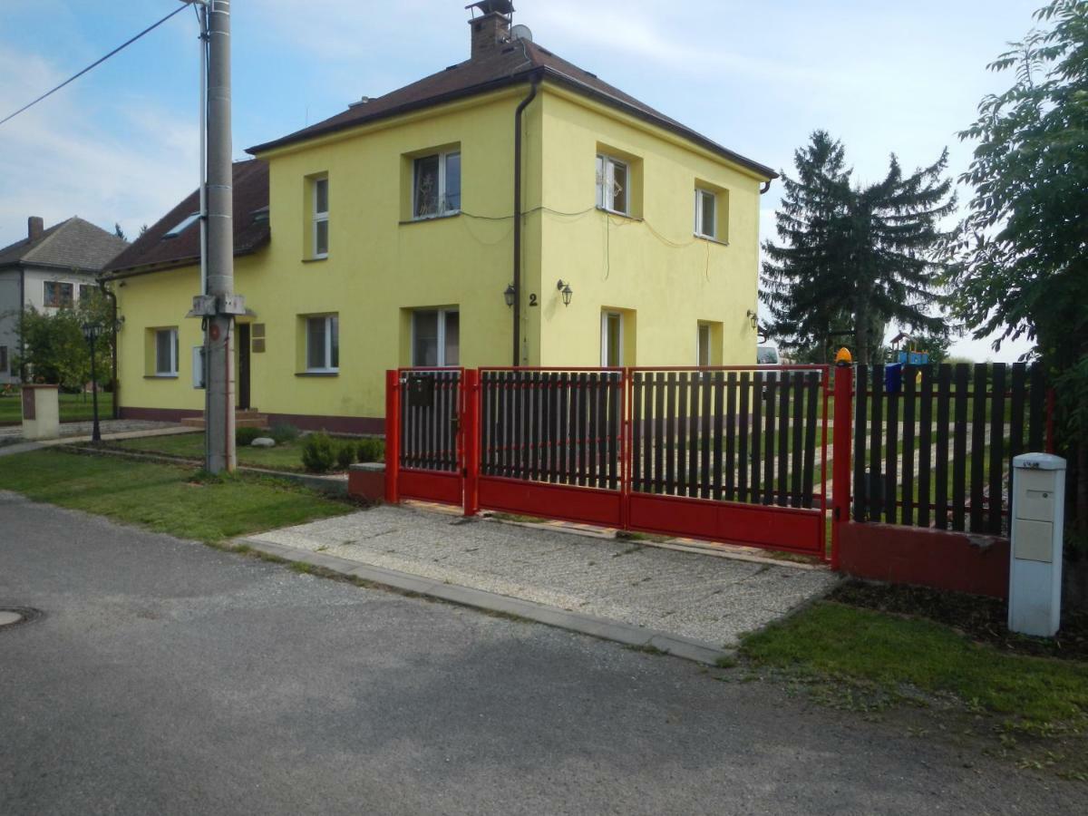 Apartmany Sarka Ujezd U Hradce Kralove Hradec Králové Exterior foto